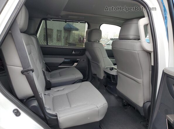 7SVAAABA4RX021568 2024 TOYOTA SEQUOIA White Rear interior view