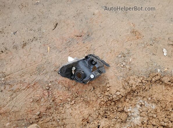 3TMAZ5CN3GM002153 2016 TOYOTA LE Красный Вид подкапотного пространства