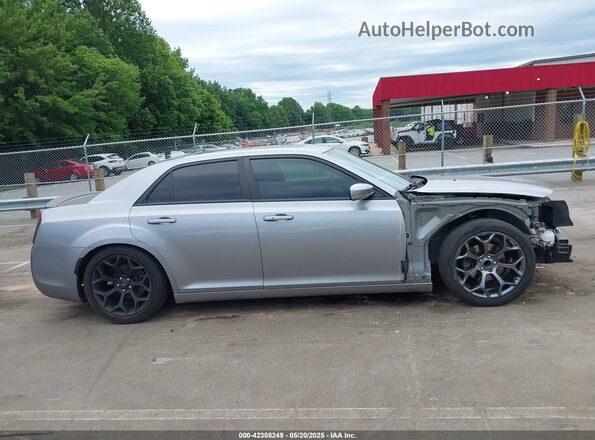 2C3CCABG4JH264070 2018 CHRYSLER 300 White Widok wnętrza 360 stopni