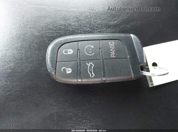 2C3CCABG4JH264070 2018 CHRYSLER 300 White Widok deski rozdzielczej