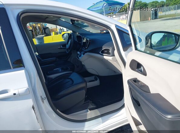 2C4RC1BG9PR624541 2023 CHRYSLER PACIFICA White Widok wnętrza z przodu