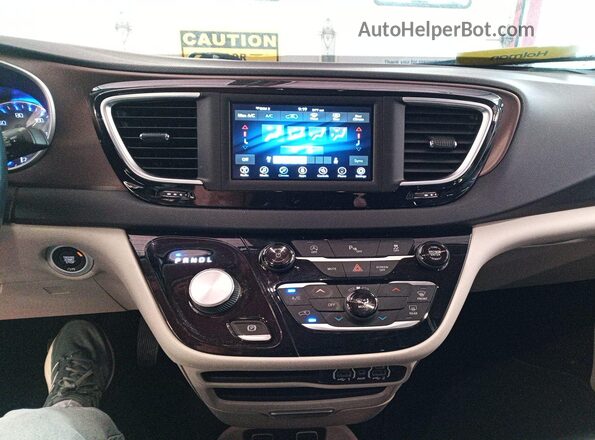 2C4RC1DGXMR555075 2021 CHRYSLER VOYAGER  