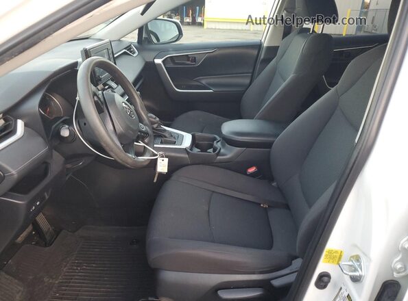 2T3K1RFV6MC102502 2021 TOYOTA LE Белый Вид салона спереди