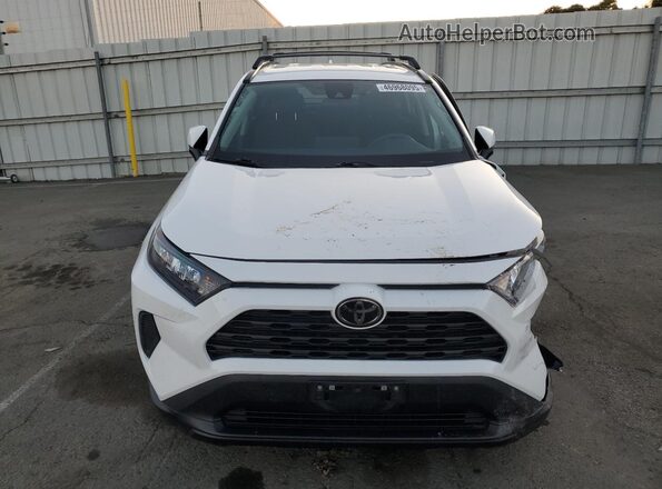 2T3K1RFV6MC102502 2021 TOYOTA LE Белый Вид спереди