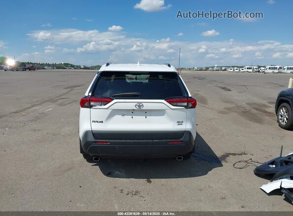2T3P1RFVXMC202835 2021 TOYOTA LE Белый 