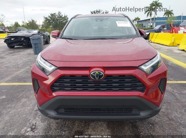 2T3W1RFV4PW267615 2023 TOYOTA LE Red Widok z przodu