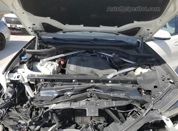 5UX33EX02R9U96529 2024 BMW X6 White Vista del compartimento del motor