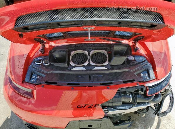 WP0AE2A90JS185090 2018 PORSCHE 911 Red Widok wnętrza z tyłu