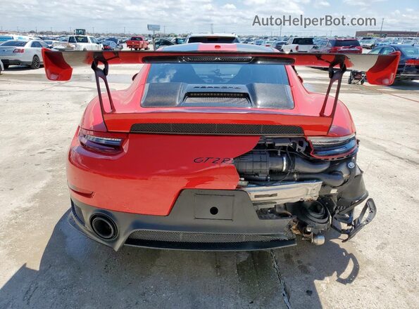 WP0AE2A90JS185090 2018 PORSCHE 911 Red Widok z tyłu