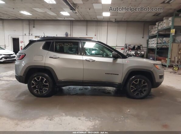 3C4NJDDB3MT587034 2021 JEEP COMPASS Silver Սալոնի հետևի տեսք