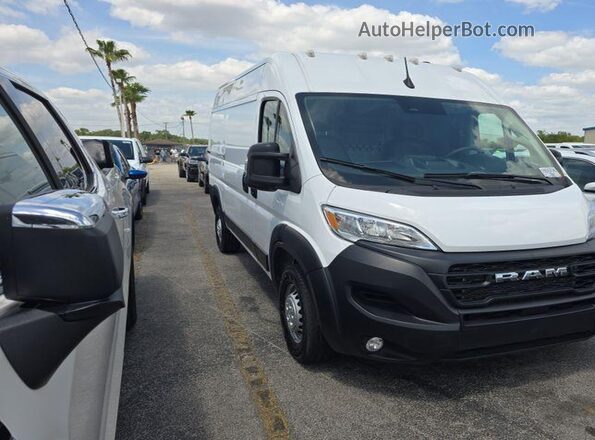 3C6LRVBG9RE147861 2024 RAM PROMASTER 1500  Rear interior view