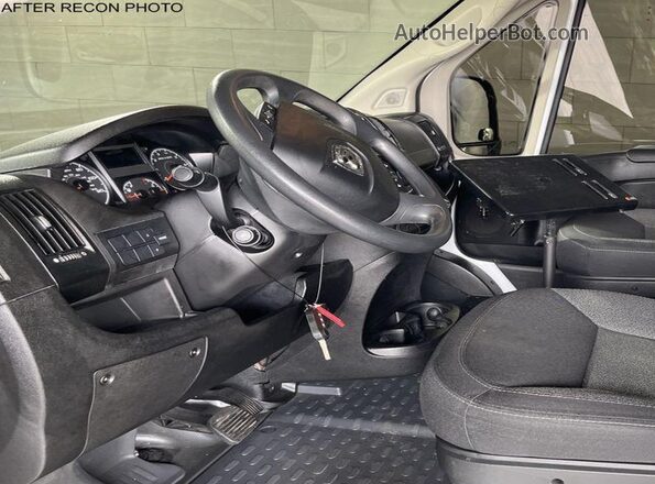 3C6TRVAG7LE138858 2020 RAM PROMASTER 1500  Вид щитка приборов