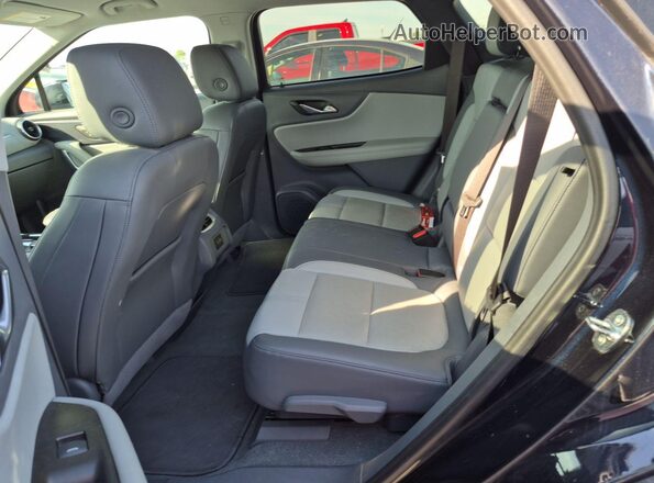 3GNKBDR40MS551101 2021 CHEVROLET BLAZER  Вид задньої частини салону
