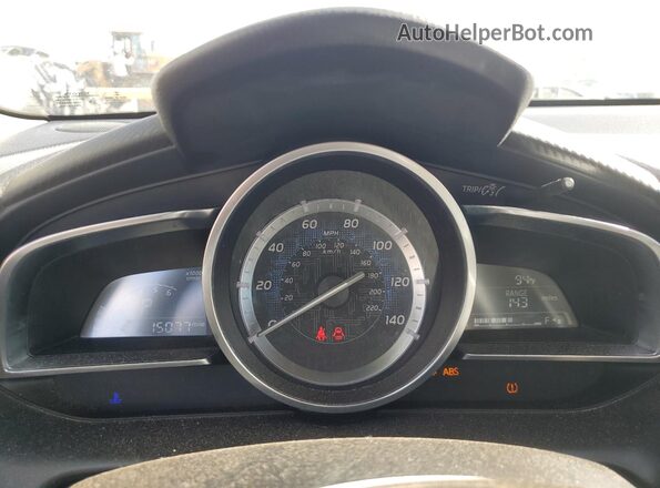 3MYDLBYV4HY157084 2017 TOYOTA YARIS Silver Вид щитка приладів