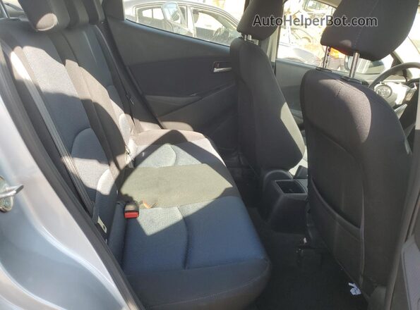 3MYDLBYV4HY157084 2017 TOYOTA YARIS Silver Вид задніх сидінь