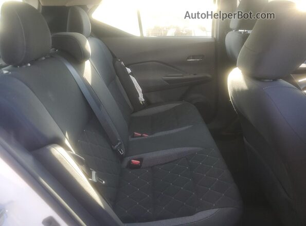 3N1CP5CV8LL537786 2020 NISSAN KICKS White Rear seats view