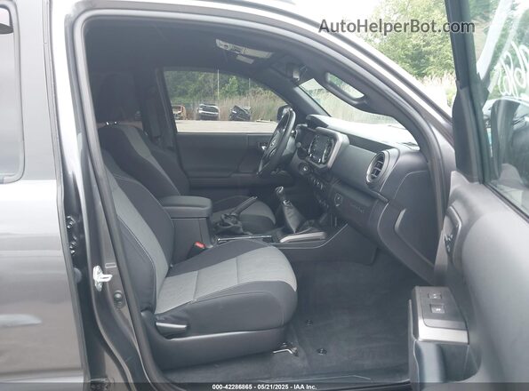 3TYCZ5AN6MT024918 2021 TOYOTA TACOMA Gray წინა სალონის ხედი