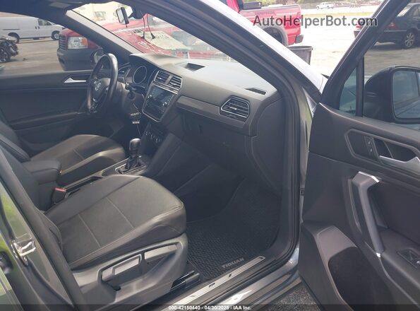 3VV3B7AX2LM130490 2020 VOLKSWAGEN TIGUAN Gray Widok wnętrza z przodu