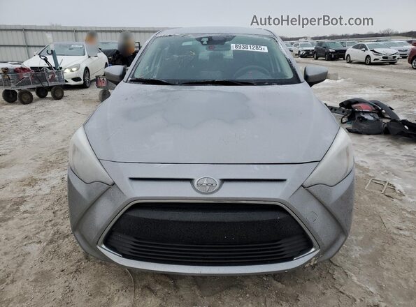 3MYDLBZV7GY142608 2016 TOYOTA SCION Silver წინა ხედი