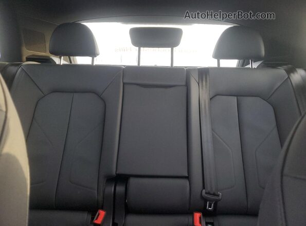 WA1DECF37R1168645 2024 AUDI Q3 White Vista de los asientos traseros