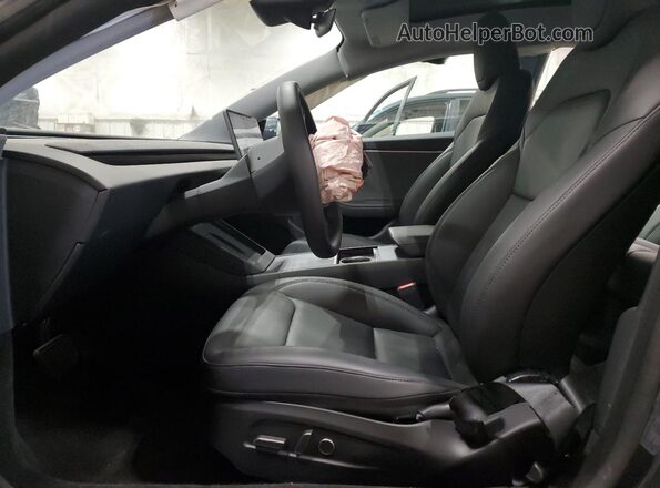 5YJ3E1EA0RF771496 2024 TESLA MODEL Charcoal წინა სალონის ხედი