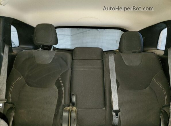 1C4PJLCB0GW107759 2016 JEEP CHEROKEE Green Вид задніх сидінь