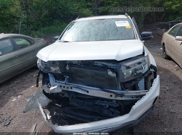 5FNYF8H61NB017374 2022 HONDA PASSPORT White ხელსაწყოთა პანელის ხედი