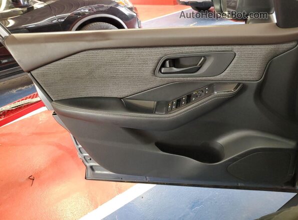 5N1AT3AA8MC684641 2021 NISSAN ROGUE  Vista del compartimento del motor