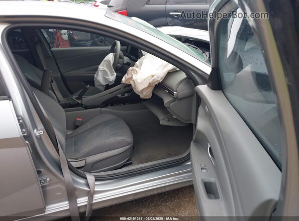 5NPLM4AG1MH030055 2021 HYUNDAI ELANTRA Silver წინა სალონის ხედი