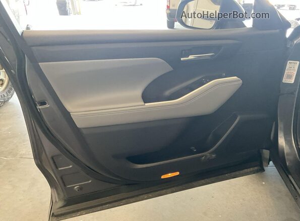 5TDGARAH2MS506372 2021 TOYOTA LE  Przód lewy