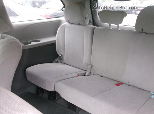 5TDZZ3DC2KS002996 2019 TOYOTA SIENNA  