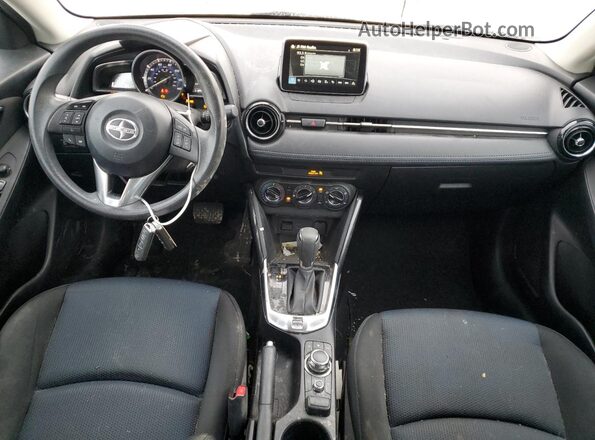 3MYDLBZV7GY142608 2016 TOYOTA SCION Silver წინა პანელის ხედი