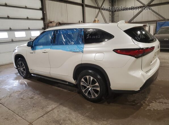 5TDHBRCH9MS530747 2021 TOYOTA LE White 