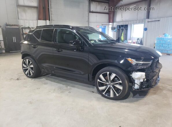 YV4ED3UR0M2582001 2021 VOLVO XC40 Черный Передняя правая четверть