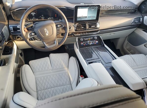 5LMJJ3TT1MEL15609 2021 LINCOLN NAVIGATOR Белый 