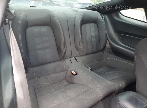 1FA6P8CF4L5127304 2020 FORD MUSTANG White Vista de los asientos traseros