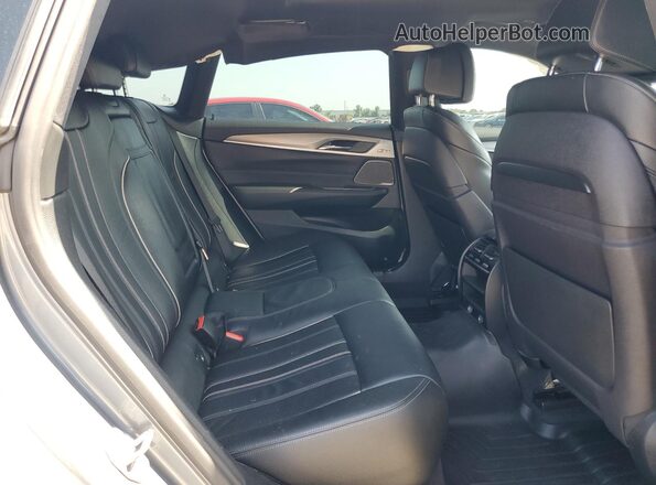 WBAJV6C50JBK07653 2018 BMW 6 SERIES Gray Widok tylnych siedzeń
