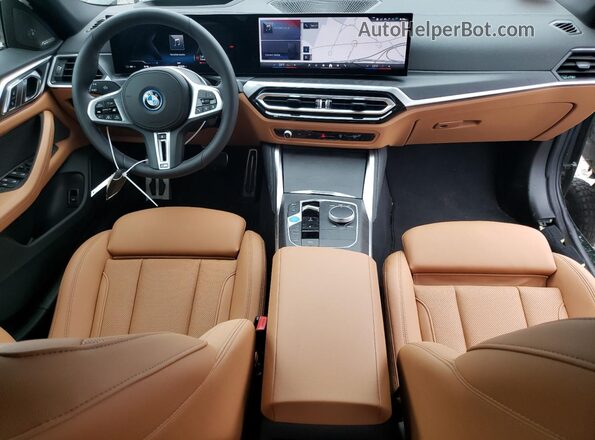 WBY33AW00RFS09877 2024 BMW I4 Green Вид панелі приладів