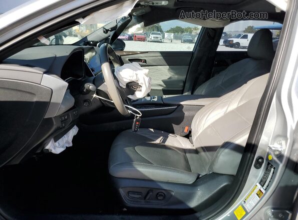 4T1DZ1FB9MU064800 2021 TOYOTA LIMITED Silver Front interior view