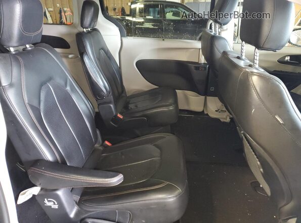 2C4RC1BG9LR284091 2020 CHRYSLER PACIFICA Black უკანა სალონის ხედი