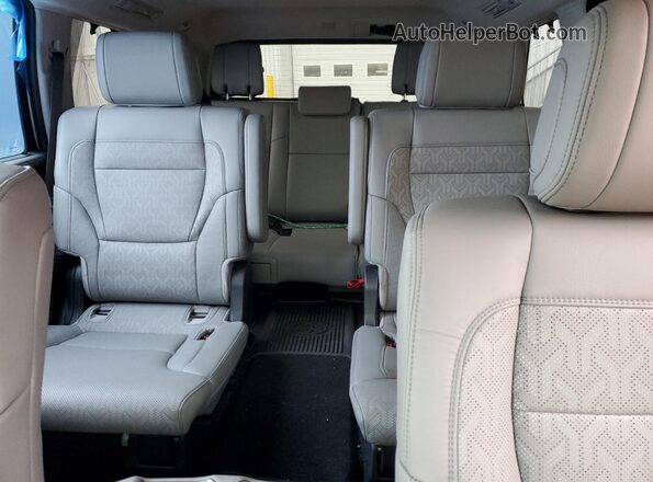 7SVAAABA4RX021568 2024 TOYOTA SEQUOIA White Rear seats view