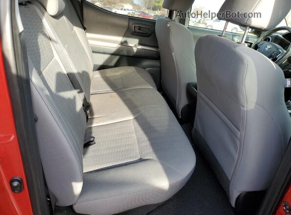 3TMAZ5CN3GM002153 2016 TOYOTA LE Красный Вид задних сидений