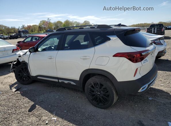 KNDEUCA25N7291850 2022 KIA SELTOS White 