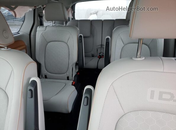 WVG6YVEBXSH016149 2025 VOLKSWAGEN ID Зеленый Вид задних сидений