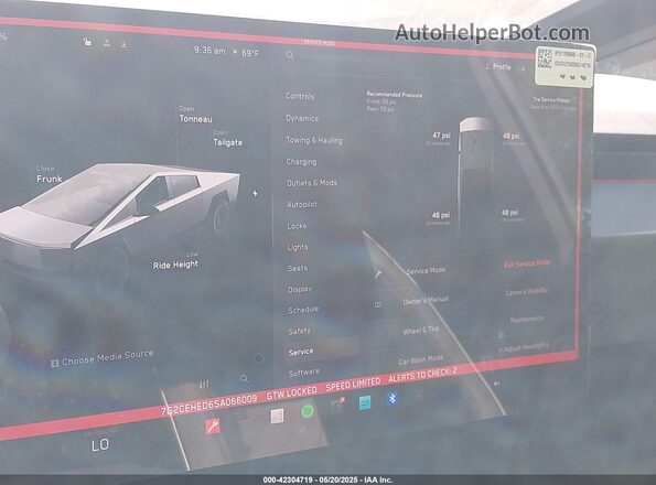 7G2CEHED6SA066009 2025 TESLA CYBERTRUCK Silver 