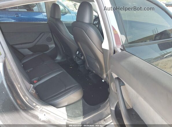 7SAYGDED6RF054342 2024 TESLA MODEL Y Gray VIN կոդի պիտակի տեսք