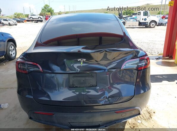 7SAYGDED6RF054342 2024 TESLA MODEL Y Gray 