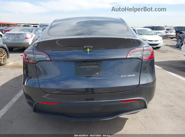 7SAYGDEEXRF080483 2024 TESLA MODEL Y Gray 