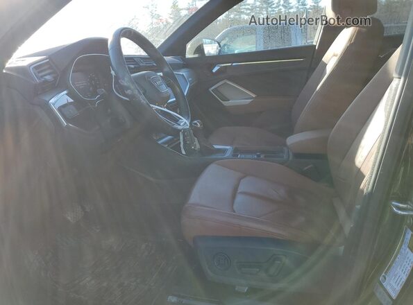 WA1EECF36M1037722 2021 AUDI Q3 Black Front interior view