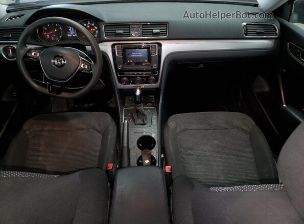 1VWAT7A38HC006830 2017 VOLKSWAGEN PASSAT Silver 